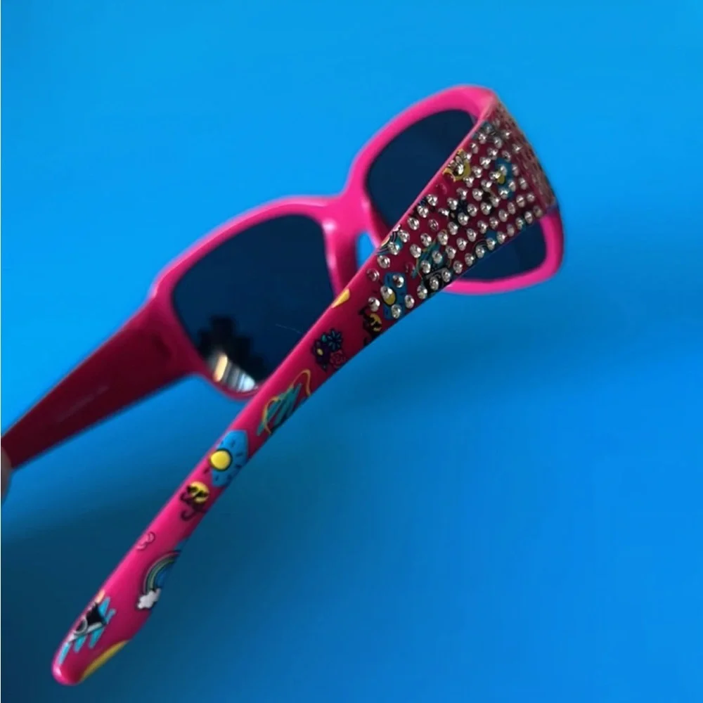 ☀️ Girls Disney Pink Sunglasses with Minnie Mouse Character Accent